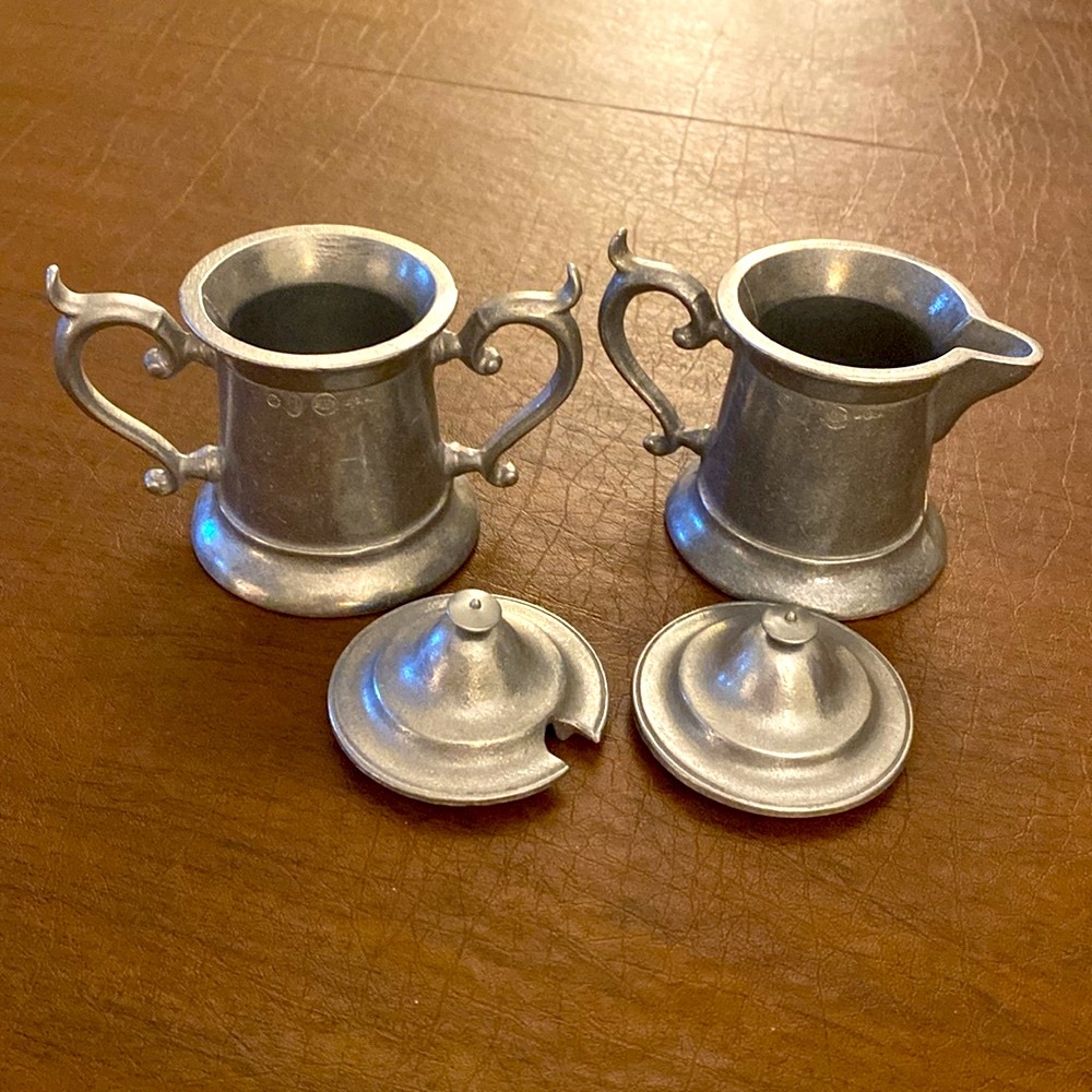 Wilton Armetale Pewter Covered Cream & Sugar - Picture 8 of 9